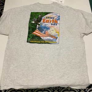 VINTAGE XL Tshirt Tee Shirt ARMY EARTH DAY 2002